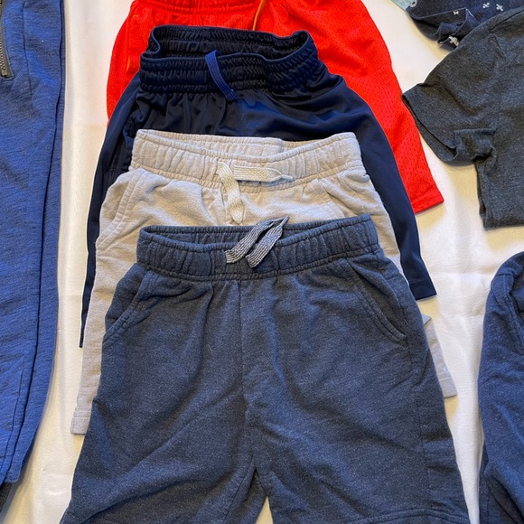 Lot of Cat & Jack size 4/5. Excellent condition - Picture 3 of 4